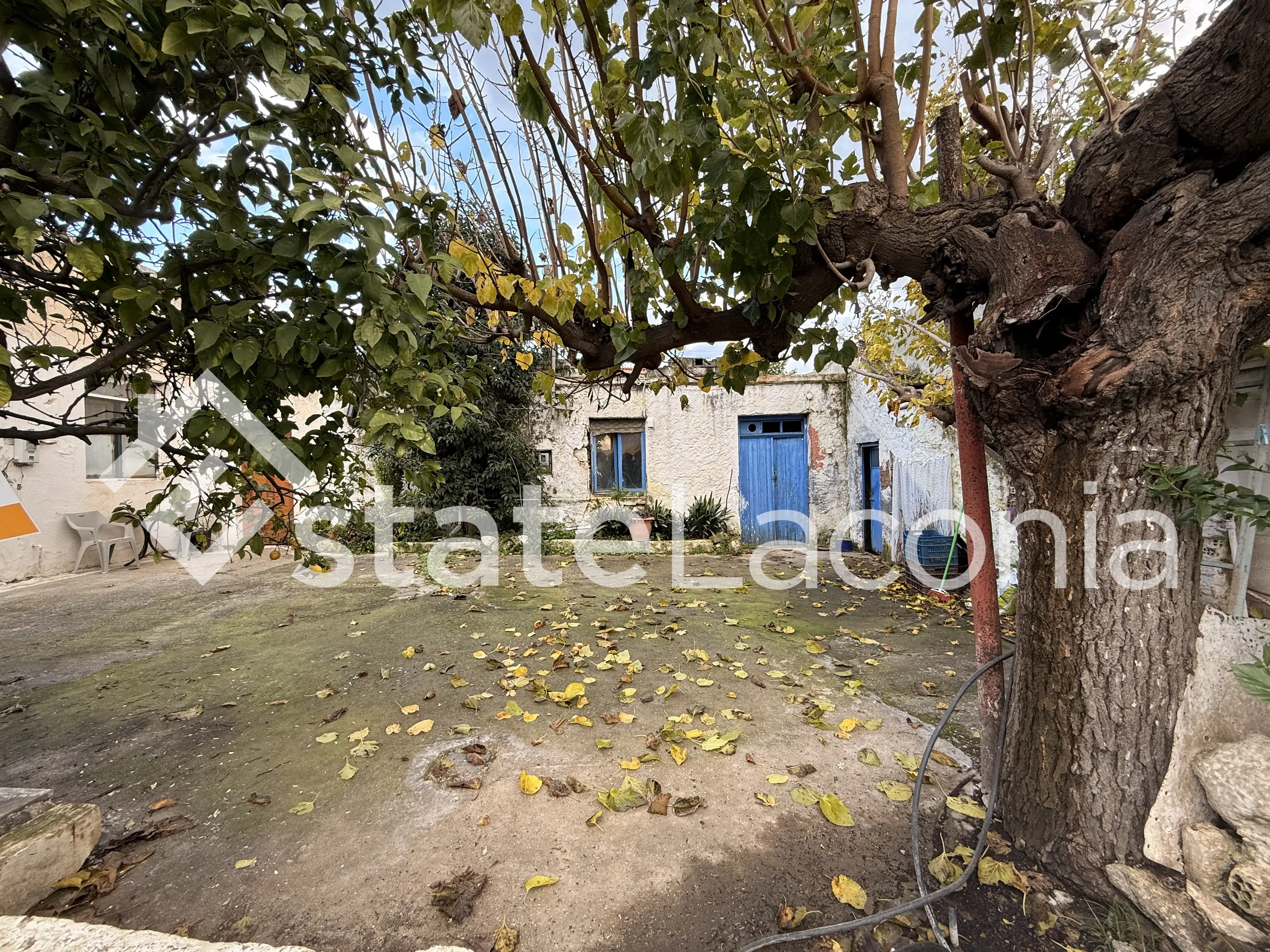 Detached house (Glikovrisi)